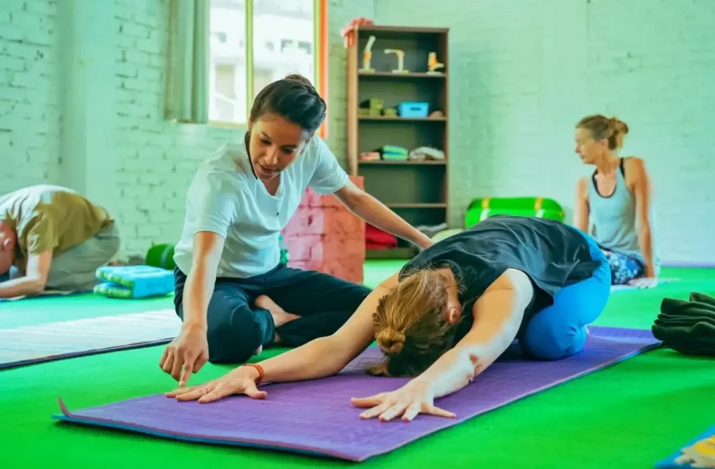 5 Person Yoga Poses For Beginners  How To Do 5 Person Yoga Pose, Benefits  of Doing - Mind Flow Harmony Yoga School in Rishikesh