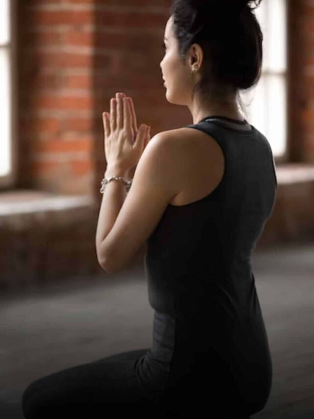 Read more about the article Vajrasana: Surprising Health Benefits & How to Do It!